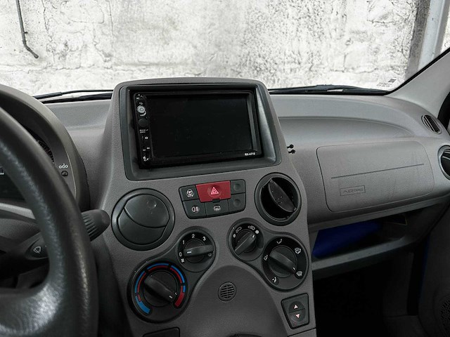 Fiat panda 1.1 young 54pk 2006 (origineel-nl), 17-sk-dz - afbeelding 10 van  23