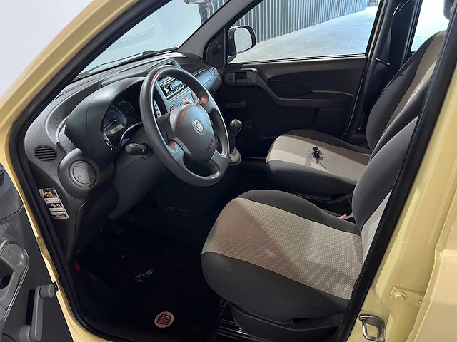 Fiat panda 1.2 actual, 61-nhv-3 - afbeelding 10 van  13