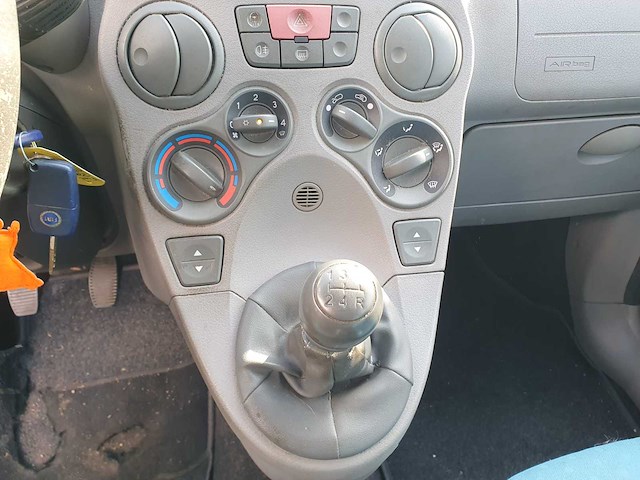 Fiat panda 1.2 class, 93-pv-dv - afbeelding 7 van  9