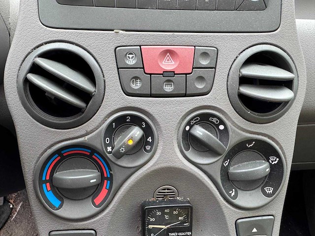 Fiat panda 1.2 class city, 85-pv-pk - afbeelding 3 van  12