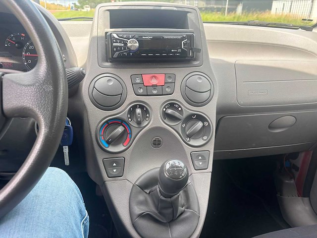 Fiat panda 1.2 dynamic 2003 | 63-nl-ll i - afbeelding 8 van  12