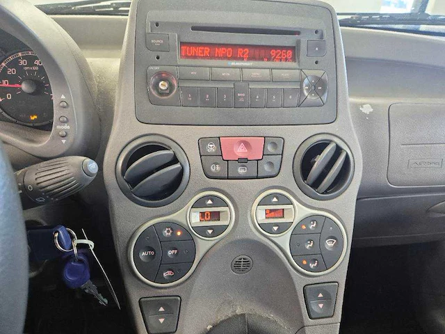 Fiat panda 1.2 emotion , 04-pr-dx - afbeelding 2 van  15