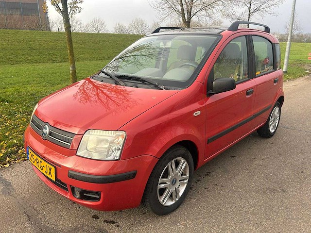 Fiat panda 1.2 emotion 2005 | 25-rg-jx - afbeelding 1 van  8