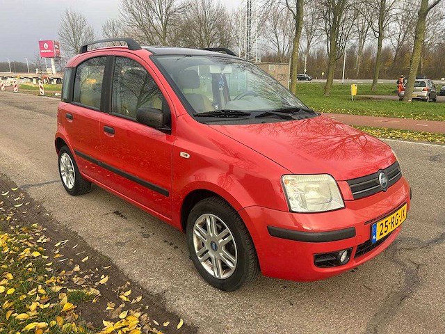 Fiat panda 1.2 emotion 2005 | 25-rg-jx - afbeelding 2 van  17