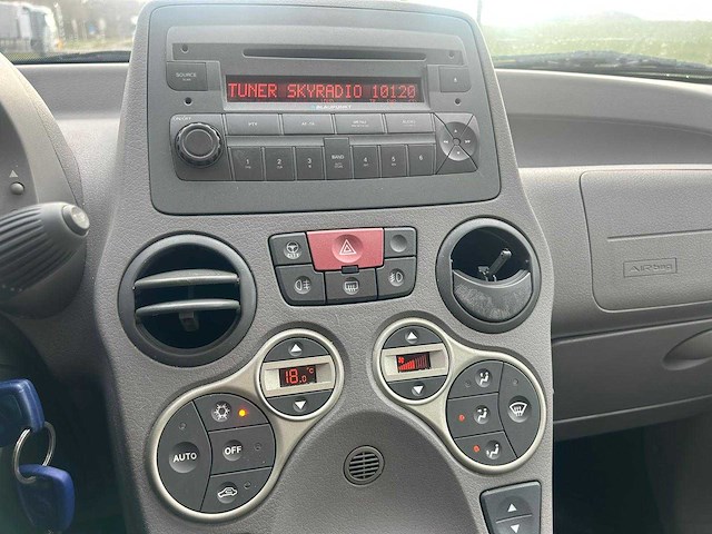 Fiat panda 1.2 emotion 2005 | 25-rg-jx - afbeelding 5 van  17