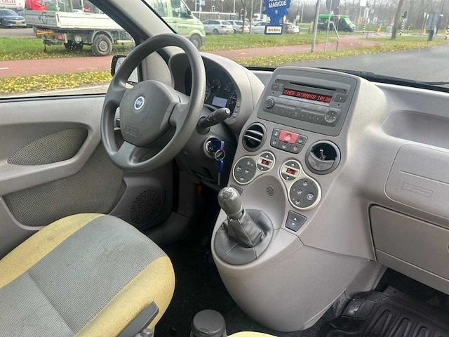Fiat panda 1.2 emotion 2005 | 25-rg-jx - afbeelding 9 van  17