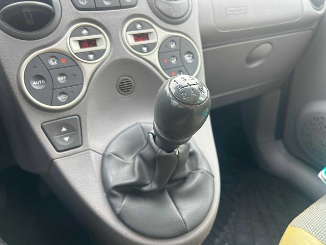 Fiat panda 1.2 emotion 2005 | 25-rg-jx - afbeelding 9 van  13