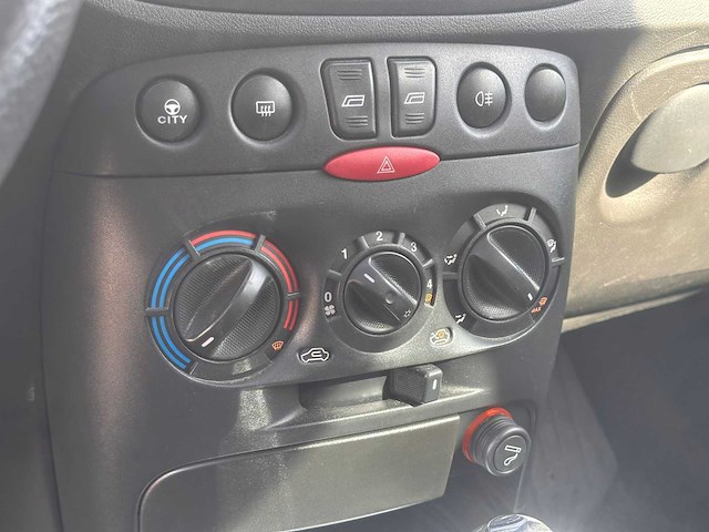 Fiat punto 1.2-16v dynamic speedgear automaat, 76-lj-hx - afbeelding 9 van  10