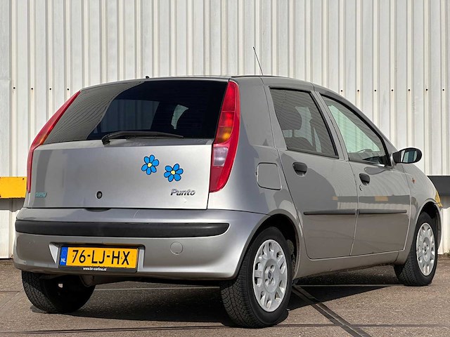 Fiat punto 1.2-16v dynamic speedgear automaat, 76-lj-hx - afbeelding 2 van  10