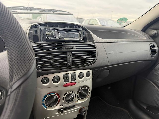 Fiat punto 1.2-16v sportsound 2003 | 29-lt-vl - afbeelding 7 van  7