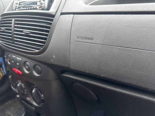 Fiat punto 1.2 active, 02-rl-hv - afbeelding 2 van  12