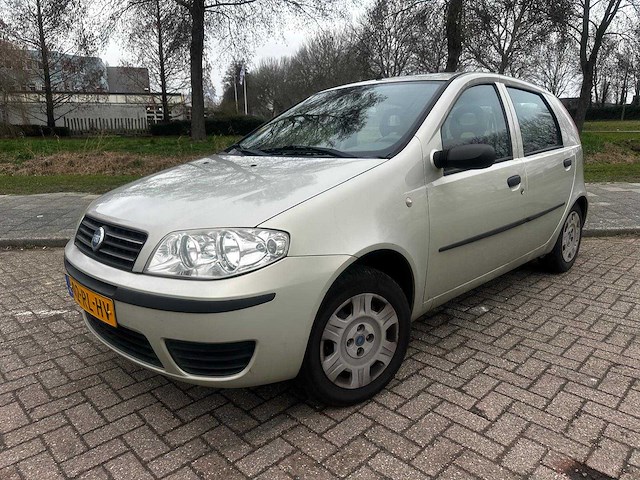 Fiat punto 1.2 active, 02-rl-hv - afbeelding 1 van  9