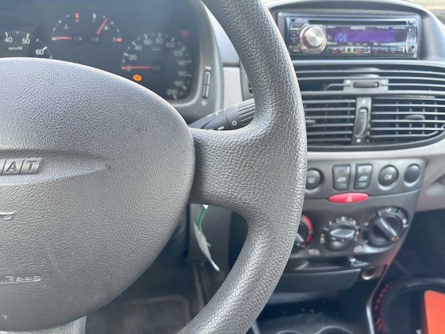 Fiat punto 1.2 dynamic 2002 | 40-jn-rl - afbeelding 9 van  23