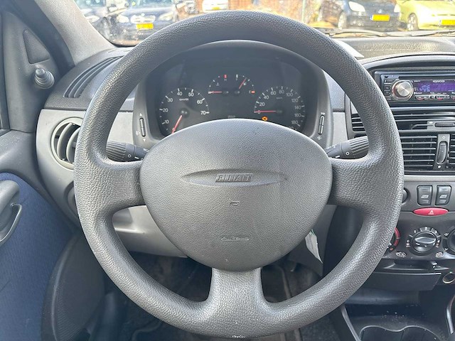 Fiat punto 1.2 dynamic 2002 | 40-jn-rl - afbeelding 5 van  23