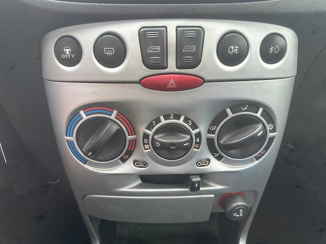 Fiat punto 1.2 navigator, 73-rg-hk - afbeelding 2 van  12