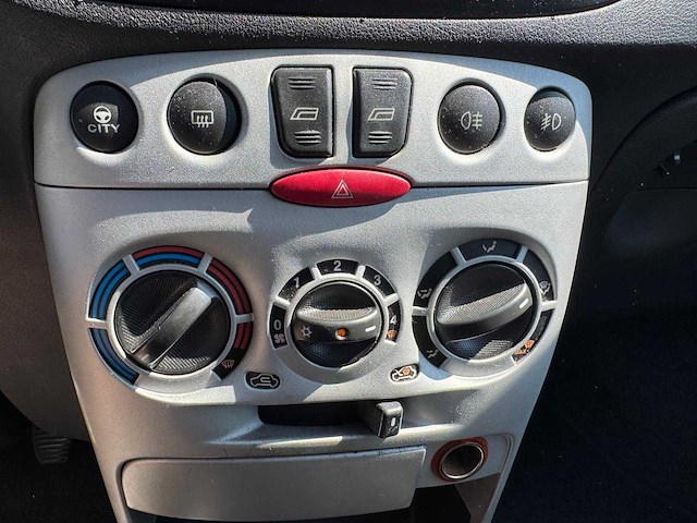Fiat punto 1.2 navigator airco 73-rz-lb - afbeelding 14 van  15