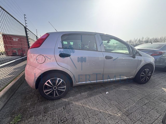 Fiat punto 1.4i easy stop&start, 2014 - afbeelding 23 van  27