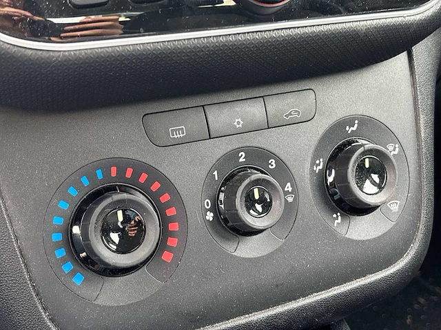 Fiat punto evo 0.9 twinair pop | 3-tkh-12 - afbeelding 8 van  31