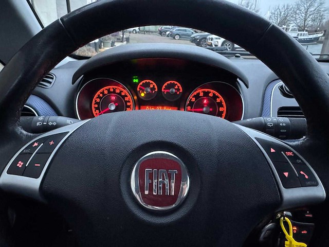 Fiat punto evo 1.3 m-jet air dynamic 74-nkg-3 - afbeelding 4 van  21