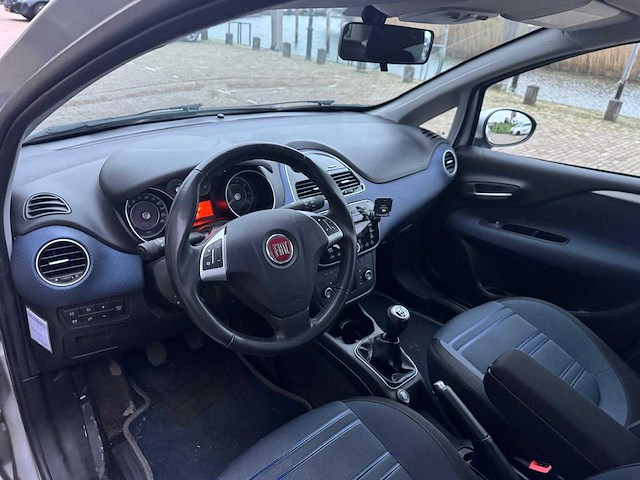Fiat punto evo 1.3 m-jet air dynamic 74-nkg-3 - afbeelding 5 van  21