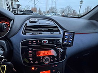 Fiat punto evo 1.3 m-jet air dynamic 74-nkg-3 - afbeelding 18 van  21