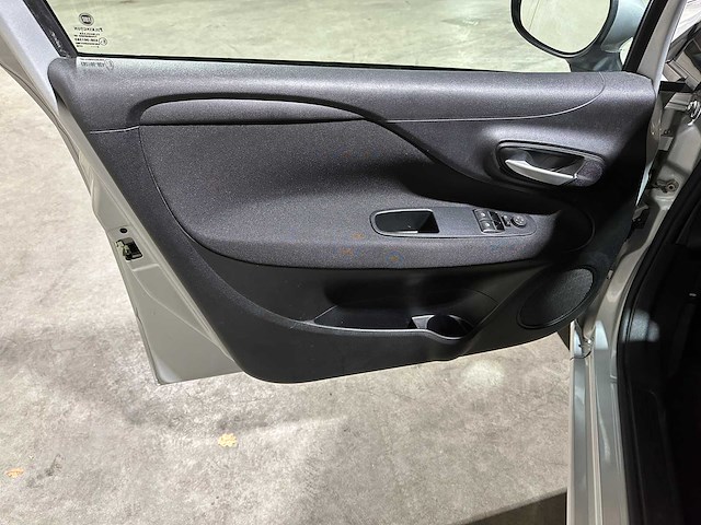 Fiat punto evo 1.3 m-jet easy 84pk 2013, 44-zpr-6 - afbeelding 19 van  38