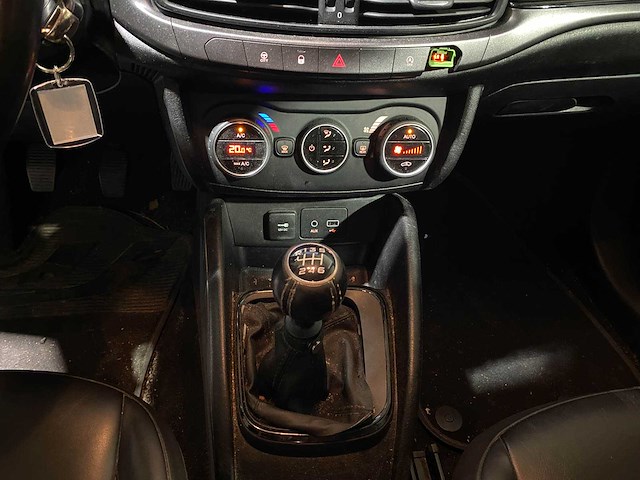 Fiat tipo stationwagon 1.4 t 16v s-design 120pk 2018 (origineel-nl), tg-666-l - afbeelding 20 van  43
