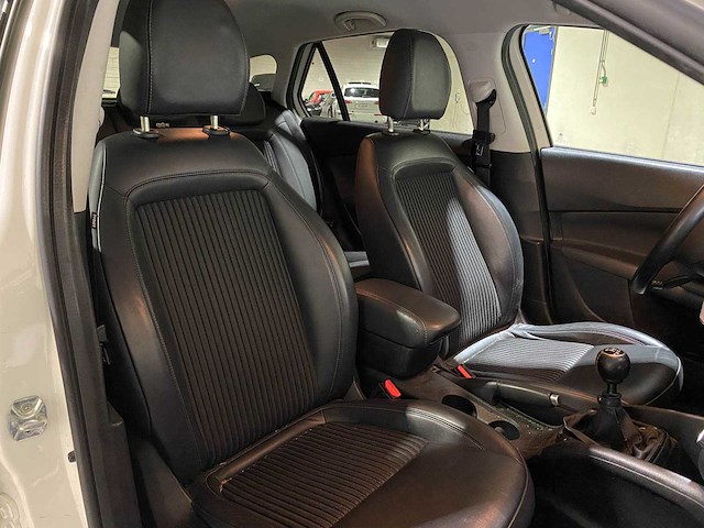 Fiat tipo stationwagon 1.4 t 16v s-design 120pk 2018 (origineel-nl), tg-666-l - afbeelding 33 van  43