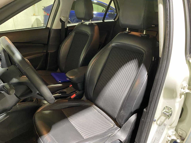 Fiat tipo stationwagon 1.4 t 16v s-design 120pk 2018 (origineel-nl), tg-666-l - afbeelding 32 van  44