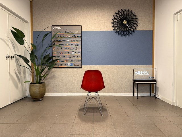Fiberglass chrome eiffel-base vitra, dsr, rood - afbeelding 6 van  10
