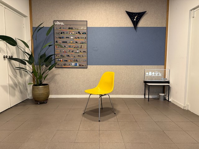 Fiberglass h-base chrome herman miller, dsx, geel - afbeelding 3 van  10