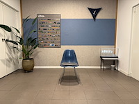 Fiberglass h-base chrome herman miller, dsx, medium blue - afbeelding 1 van  9