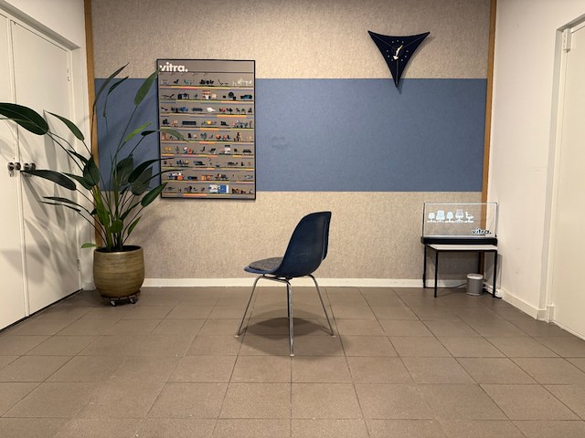 Fiberglass h-base chrome herman miller, dsx, medium blue - afbeelding 4 van  9