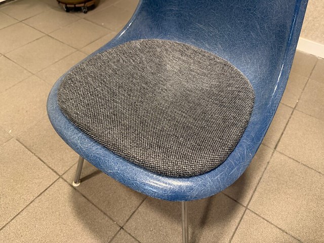 Fiberglass h-base chrome herman miller, dsx, medium blue - afbeelding 6 van  9