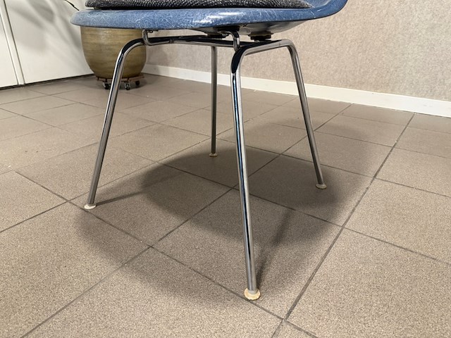 Fiberglass h-base chrome herman miller, dsx, medium blue - afbeelding 8 van  9