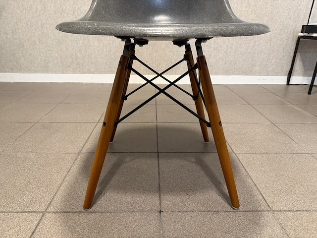 Fiberglass houten dowel-base herman miller, dsw, grijs - afbeelding 2 van  12