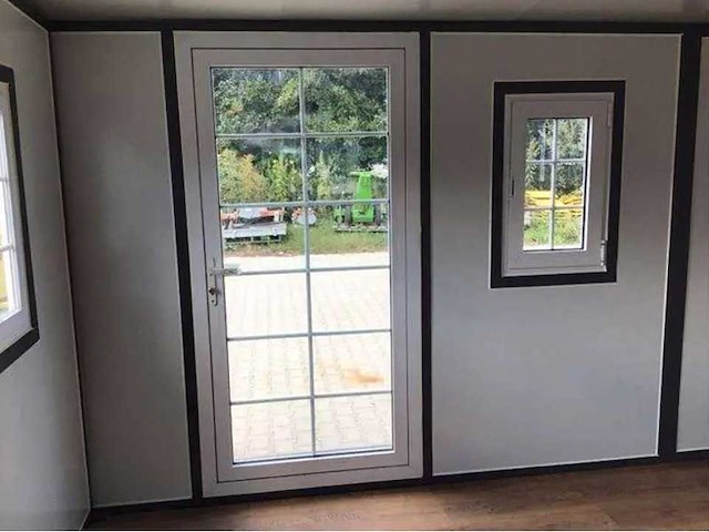 Field facilities résidence mobiele woonunit / atelier - afbeelding 7 van  10