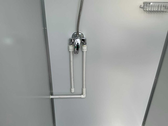 Field facility restroom “de luxe” - afbeelding 6 van  19