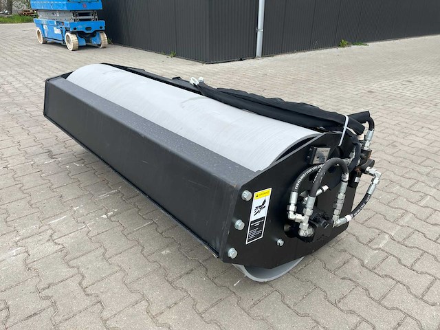 Field industries 1800 vibratory roller trilwals / verdichter voor schranklader of rupslader - afbeelding 1 van  10