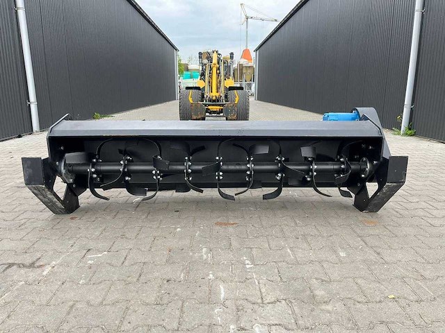 Field industries aanbouwfrees schranklader/"bobcat" - afbeelding 7 van  14