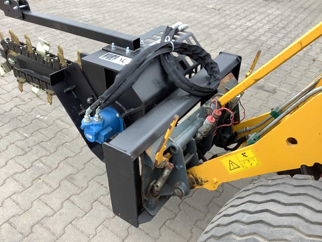 Field industries trencher / kettinggraver - afbeelding 8 van  16
