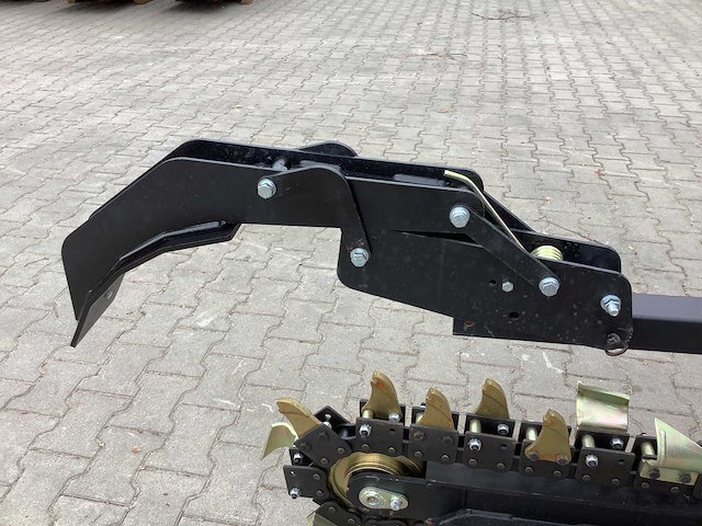 Field industries trencher / kettinggraver - afbeelding 2 van  16