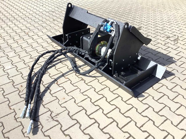 Field industries trilplaat / verdichter 1800 voor schranklader/"bobcat" - afbeelding 1 van  22