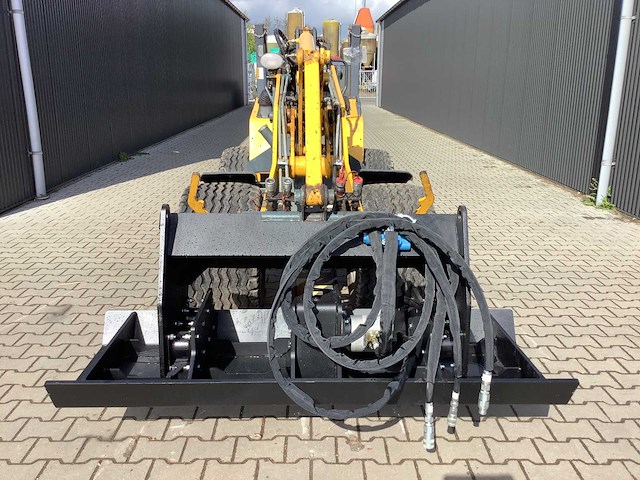 Field industries trilplaat / verdichter 1800 voor schranklader/"bobcat" - afbeelding 14 van  22