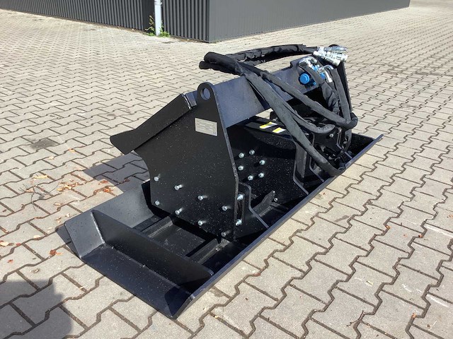 Field industries trilplaat / verdichter 1800 voor schranklader/"bobcat" - afbeelding 17 van  22