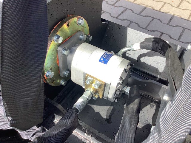 Field industries verdichter / compactor 1800 voor schranklader/"bobcat" - afbeelding 7 van  22