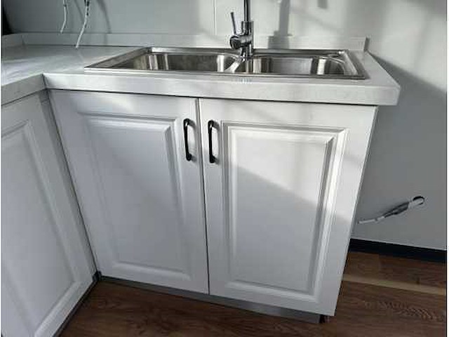 Field mobiele woonunit / tiny home / chalet met 2 slaapkamers + keuken - afbeelding 8 van  49