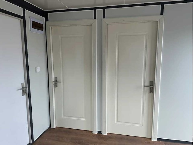 Field mobiele woonunit / tiny home / chalet met 2 slaapkamers + keuken - afbeelding 17 van  49