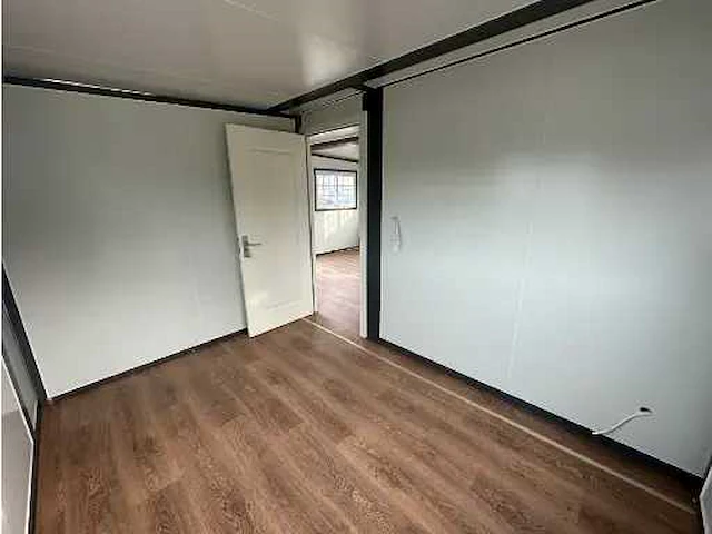 Field mobiele woonunit / tiny home / chalet met 2 slaapkamers + keuken - afbeelding 19 van  49
