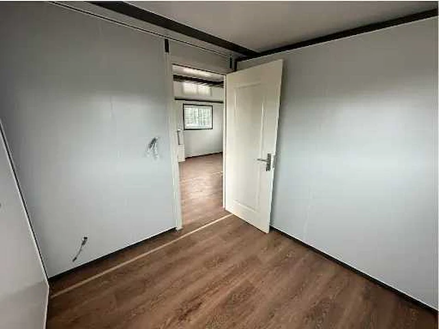 Field mobiele woonunit / tiny home / chalet met 2 slaapkamers + keuken - afbeelding 21 van  49